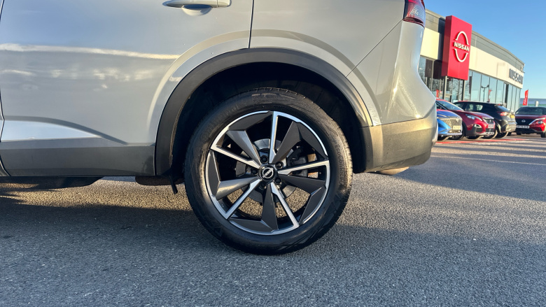 Nissan Qashqai 1.3 DiG-T MH Tekna 5dr Petrol Hatchback